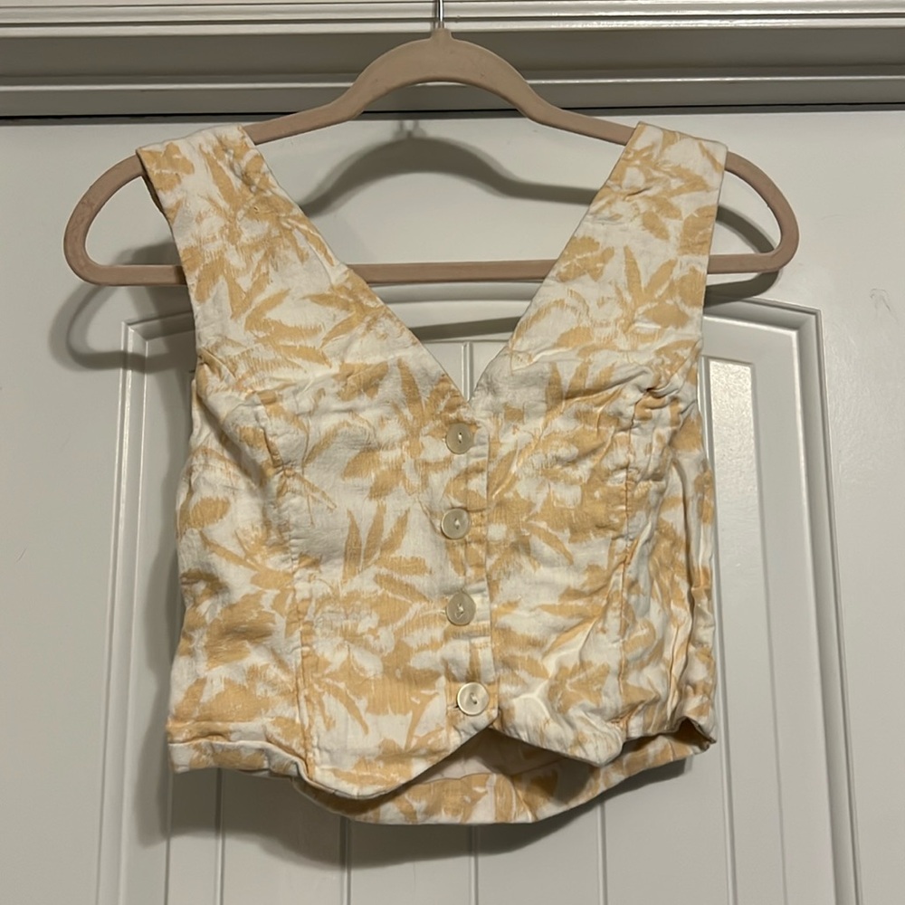 Size Small Women’s Abercrombie & Fitch Crop Top w/ Adjustable Straps